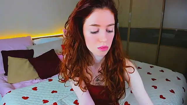 ChristinaConteeree online show from March 7, 2026, 9:16 am