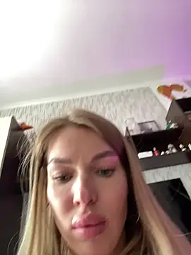 Snapshot of miss_veroNika chatting on June 5, 2026, 6:52 am miss veroNika online show from June 5, 2026, 6:52 am
