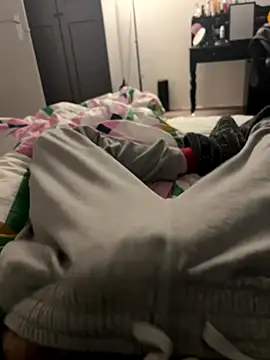 Frankieyyy1 online show from December 15, 2025, 8:58 pm