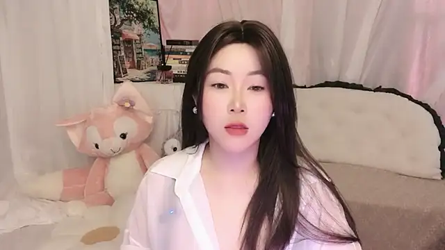 Emmaq996 online show from May 7, 2026, 2:49 am