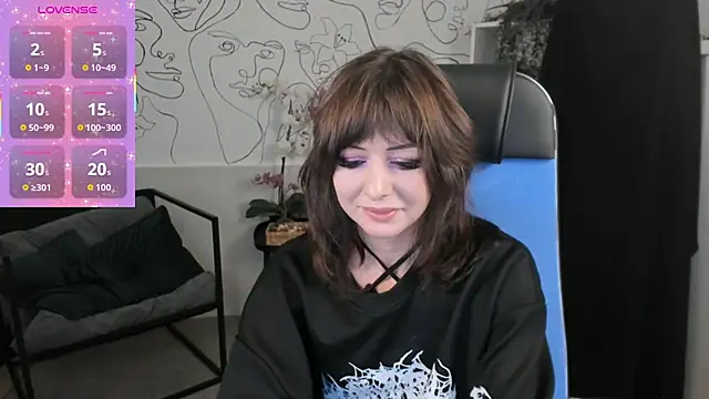 Snapshot of CrystallBloom chatting on September 16, 2025, 2:01 am CrystallBloom online show from September 16, 2025, 2:01 am