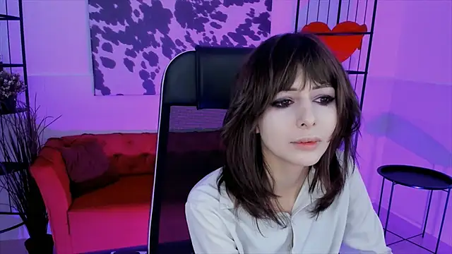 Snapshot of CrystallBloom chatting on October 7, 2025, 2:34 am CrystallBloom online show from October 7, 2025, 2:34 am