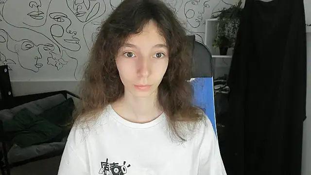 Snapshot of EmmanuellBrown chatting on September 14, 2025, 4:13 am EmmanuellBrown online show from September 14, 2025, 4:13 am