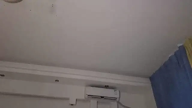 xiaojie2563 online show from March 19, 2026, 6:57 am