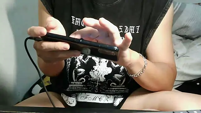 bigbb101011 online show from September 18, 2025, 1:14 pm