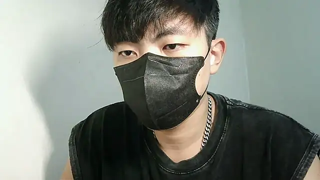 bigbb101011 online show from September 10, 2025, 1:21 pm