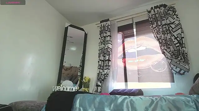Snapshot of KattyLatina chatting on September 21, 2025, 4:56 pm KattyLatina online show from September 21, 2025, 4:56 pm