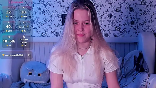 Snapshot of AngelAnty chatting on May 10, 2026, 5:04 pm AngelAnty online show from May 10, 2026, 5:04 pm