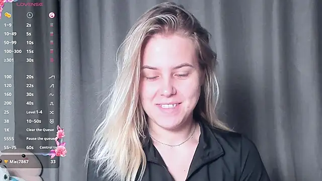 AngelAnty online show from October 26, 2025, 3:56 pm