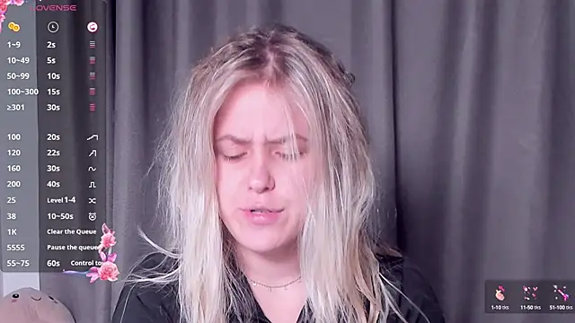 AngelAnty online show from October 2, 2025, 3:04 pm