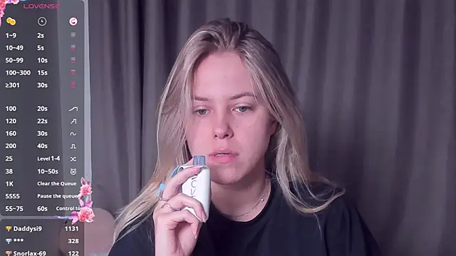 AngelAnty online show from October 13, 2025, 3:24 pm