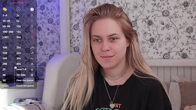 Snapshot of AngelAnty chatting on May 1, 2026, 2:11 pm AngelAnty online show from May 1, 2026, 2:11 pm