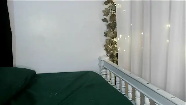 angelainparis28 online show from September 27, 2025, 6:30 am