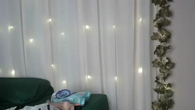 angelainparis28 online show from October 2, 2025, 5:44 am