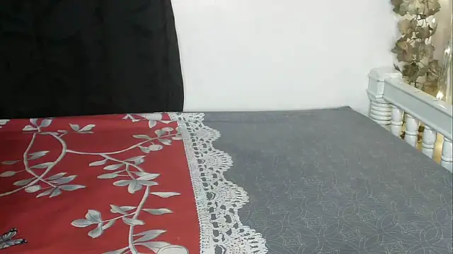 angelainparis28 online show from September 30, 2025, 6:30 am