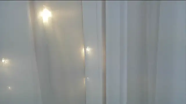 angelainparis28 online show from September 15, 2025, 6:47 am