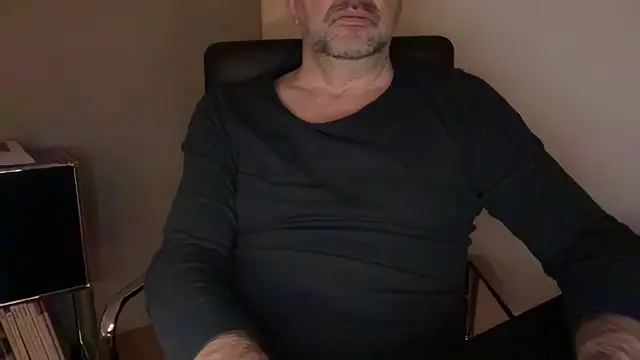 Snapshot of german9inch chatting on December 14, 2025, 10:59 pm german9inch online show from December 14, 2025, 10:59 pm