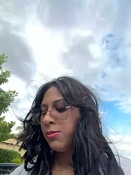 lynn9000 online show from December 4, 2025, 8:30 pm