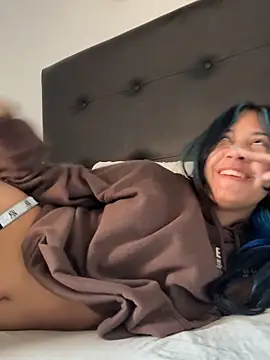 Snapshot of lynn9000 chatting on February 15, 2026, 7:35 pm lynn9000 online show from February 15, 2026, 7:35 pm