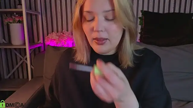 Michele Greenn online show from April 30, 2026, 1:12 am