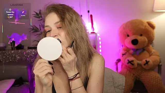 Snapshot of NovaHollisx chatting on February 16, 2026, 4:55 am NovaHollisx online show from February 16, 2026, 4:55 am