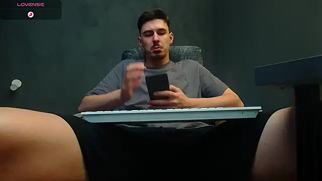 EnzoRace online show from September 11, 2025, 5:29 am