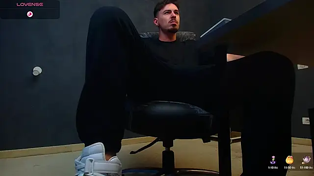 EnzoRace online show from October 1, 2025, 5:01 am