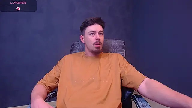 EnzoRace online show from December 4, 2025, 5:50 am