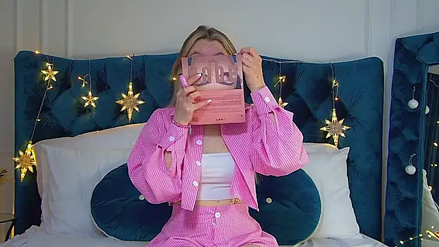 Snapshot of StacyEvances chatting on November 30, 2025, 6:19 pm StacyEvances online show from November 30, 2025, 6:19 pm