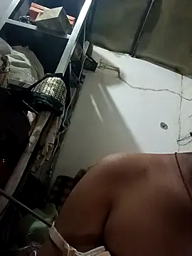 Snapshot of lavishalove chatting on April 16, 2026, 9:21 am lavishalove online show from April 16, 2026, 9:21 am