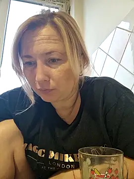 Xseniy online show from November 18, 2025, 6:39 am