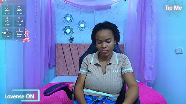 mia  thomson  online show from May 17, 2026, 12:43 am