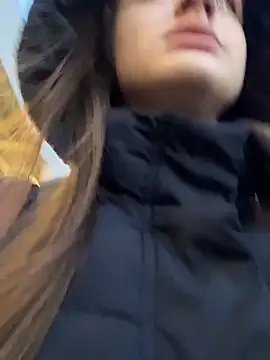 KittyQueeny online show from December 14, 2025, 1:06 pm