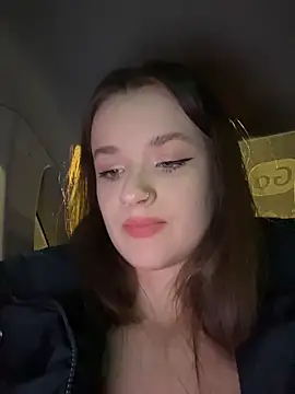 KittyQueeny online show from December 2, 2025, 2:08 pm