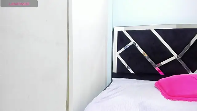 iisabella noa online show from October 27, 2025, 5:47 pm