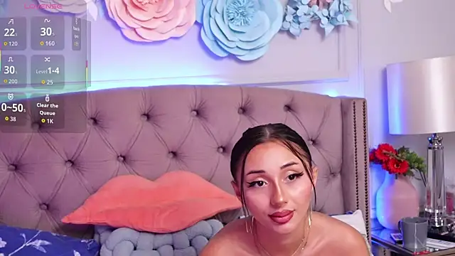 Snapshot of JenniferLovve chatting on June 25, 2026, 4:32 am JenniferLovve online show from June 25, 2026, 4:32 am