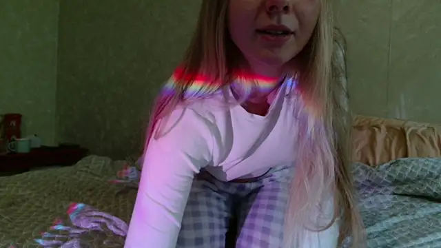 Snapshot of you_cant_forget chatting on October 6, 2025, 1:01 pm you cant forget online show from October 6, 2025, 1:01 pm