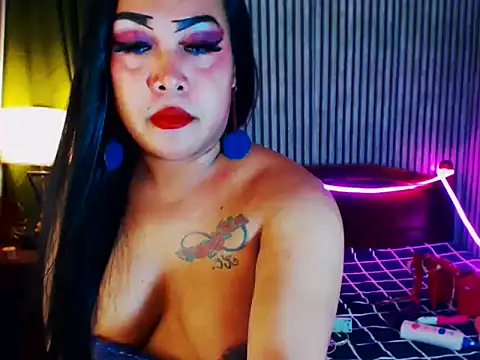 CumFactoryLuna online show from May 22, 2026, 10:02 am