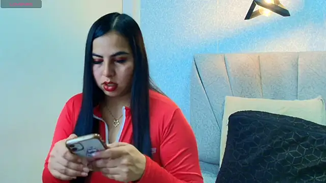 Aly Smith  online show from October 7, 2025, 11:33 am