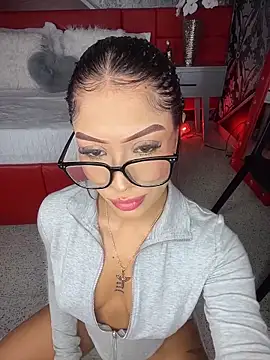 Snapshot of MystiqueXXX chatting on May 27, 2026, 1:07 pm MystiqueXXX online show from May 27, 2026, 1:07 pm