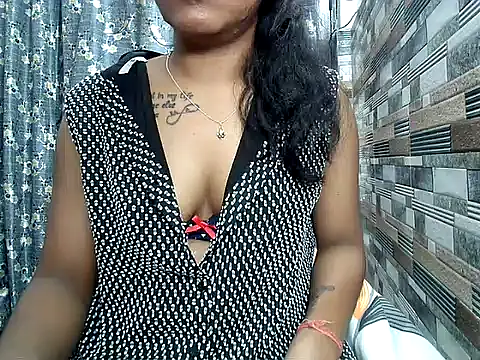 Snapshot of HOT_AARVI11 chatting on November 5, 2025, 5:38 pm HOT AARVI11 online show from November 5, 2025, 5:38 pm