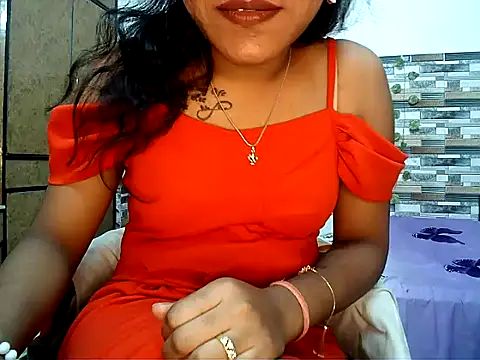 Snapshot of HOT_AARVI11 chatting on November 20, 2025, 3:56 pm HOT AARVI11 online show from November 20, 2025, 3:56 pm