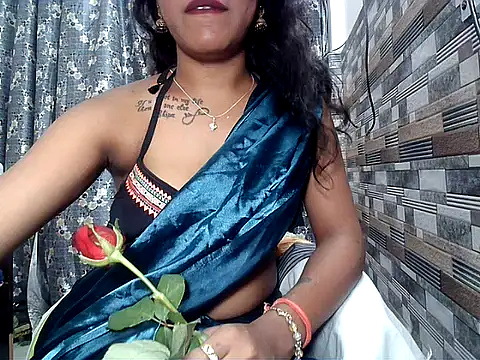 Snapshot of HOT_AARVI11 chatting on October 19, 2025, 5:16 pm HOT AARVI11 online show from October 19, 2025, 5:16 pm