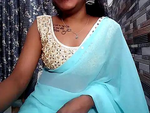 Snapshot of HOT_AARVI11 chatting on November 7, 2025, 5:17 pm HOT AARVI11 online show from November 7, 2025, 5:17 pm