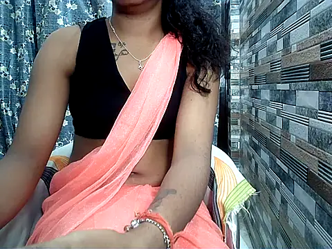 Snapshot of HOT_AARVI11 chatting on October 25, 2025, 3:12 pm HOT AARVI11 online show from October 25, 2025, 3:12 pm