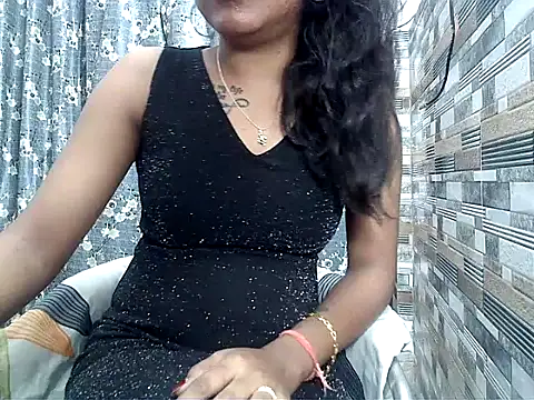 Snapshot of HOT_AARVI11 chatting on November 1, 2025, 4:12 pm HOT AARVI11 online show from November 1, 2025, 4:12 pm