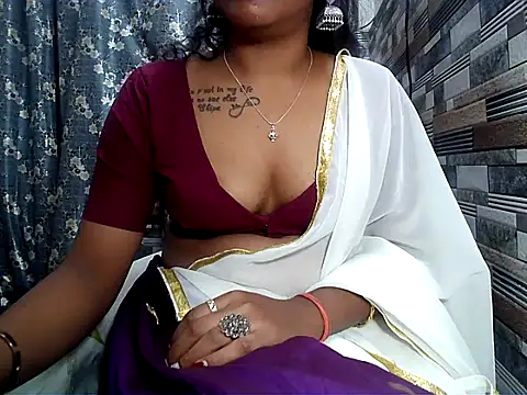 Snapshot of HOT_AARVI11 chatting on October 28, 2025, 4:17 pm HOT AARVI11 online show from October 28, 2025, 4:17 pm