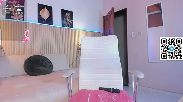 Sirenita petitexoxo online show from October 9, 2025, 9:43 am