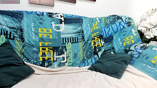 Sunny Sammy online show from April 6, 2026, 1:23 am