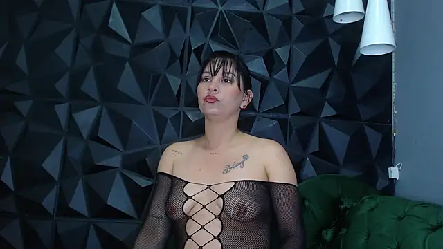 helenasaenz online show from November 21, 2025, 12:37 pm